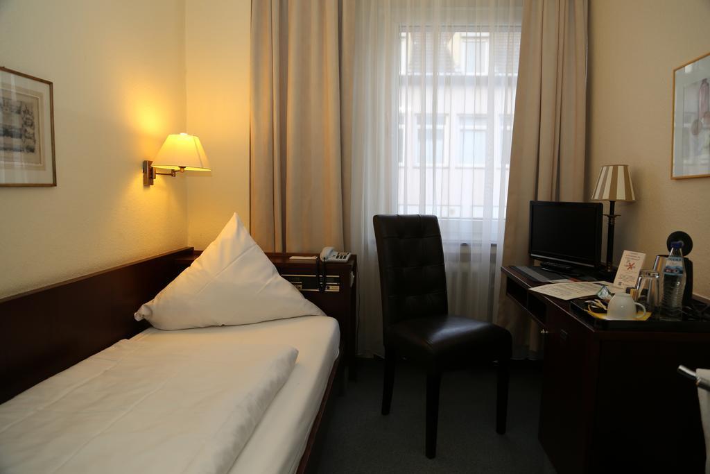 Hotel Loehndorf Bonn Habitación foto
